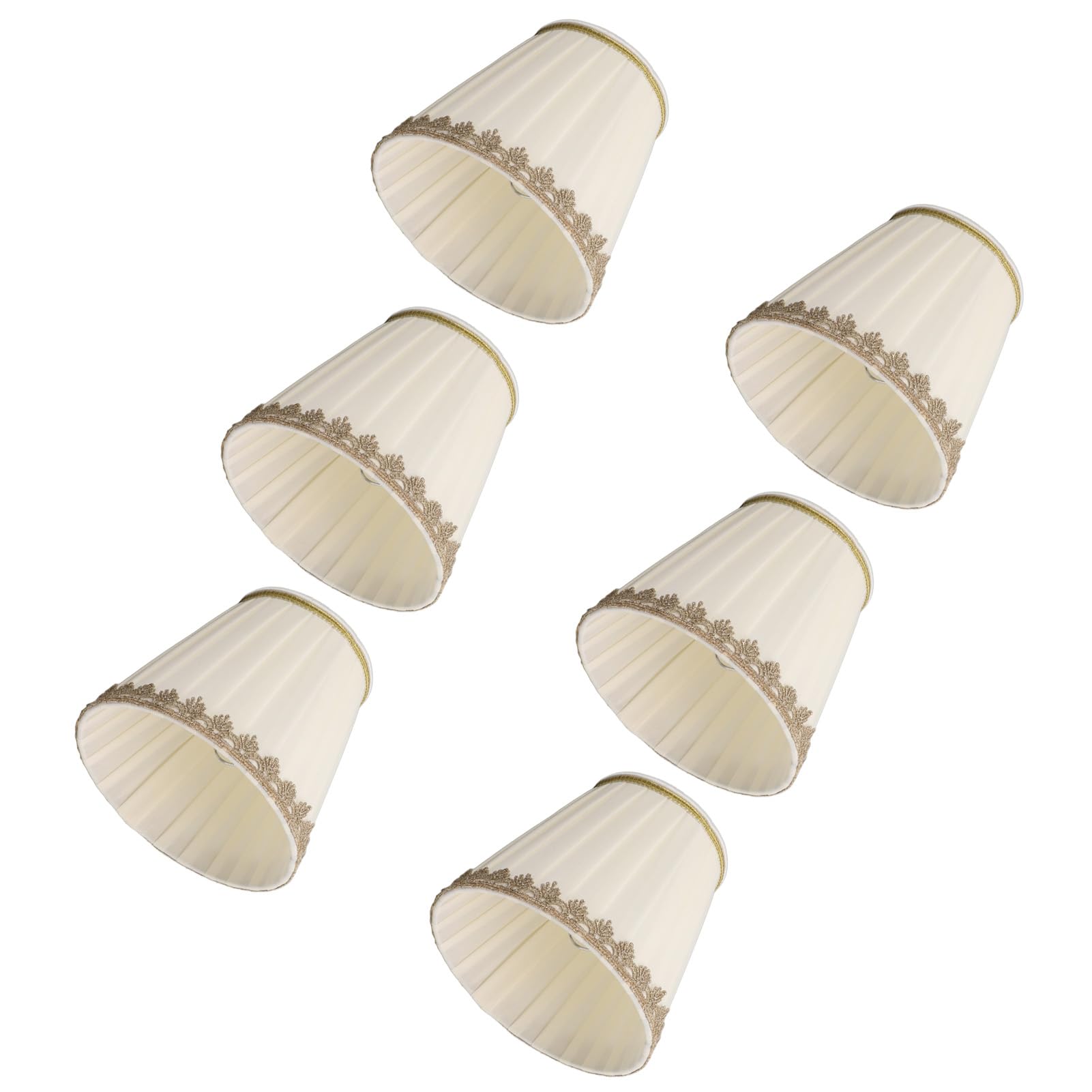 Ik kon maar geen mooie lampen vinden voor ons huis op Ibiza…, Dus bedacht ik er zelf eentje, We kochten de lampen los en hingen ze als een tros bij elkaar - zo werd het één sfeervol geheel., Allemaal
