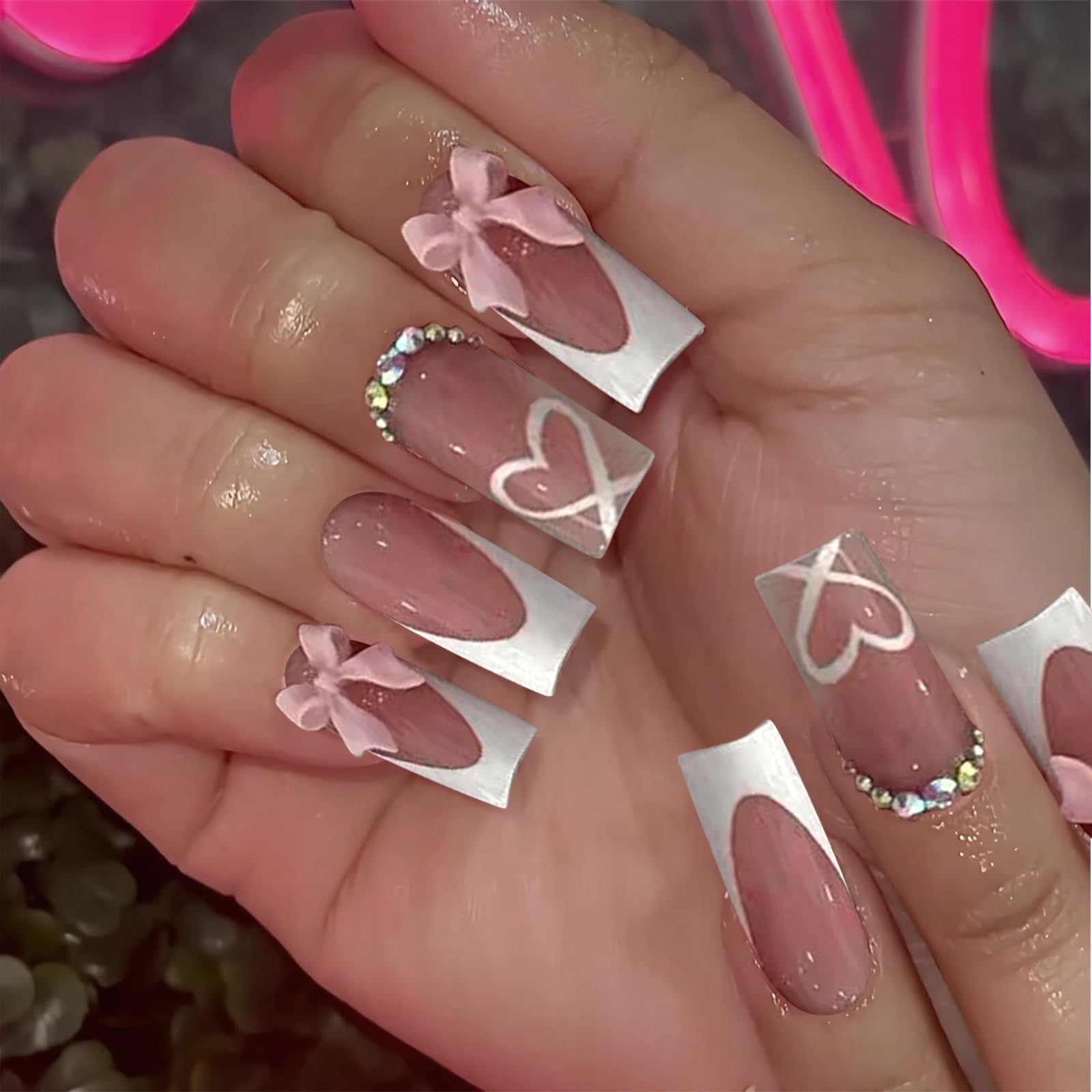 Sztuczne paznokcie z francuskim manicure, wciskane, akrylowe, z kokardką, kryształkami, serduszkiem, kwadratowe