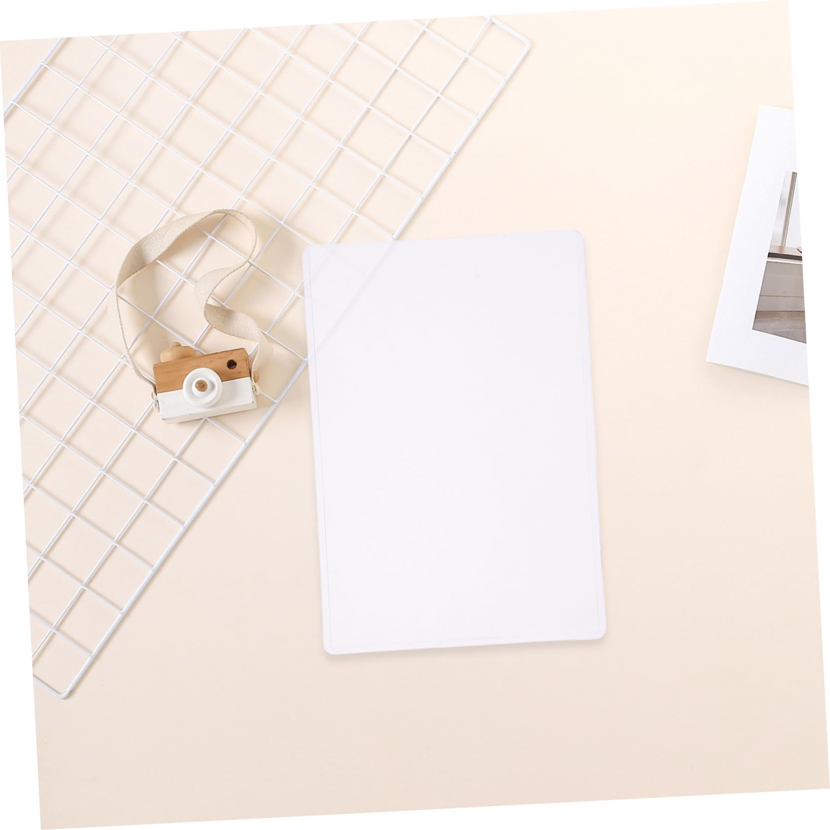 Operitacx 30 Stück Transparente Kunststoff Klarsichthüllen im B6 Format Leichte und Flexible Postkartenhüllen für Fotos und Karten für Büros und Ausstellungen