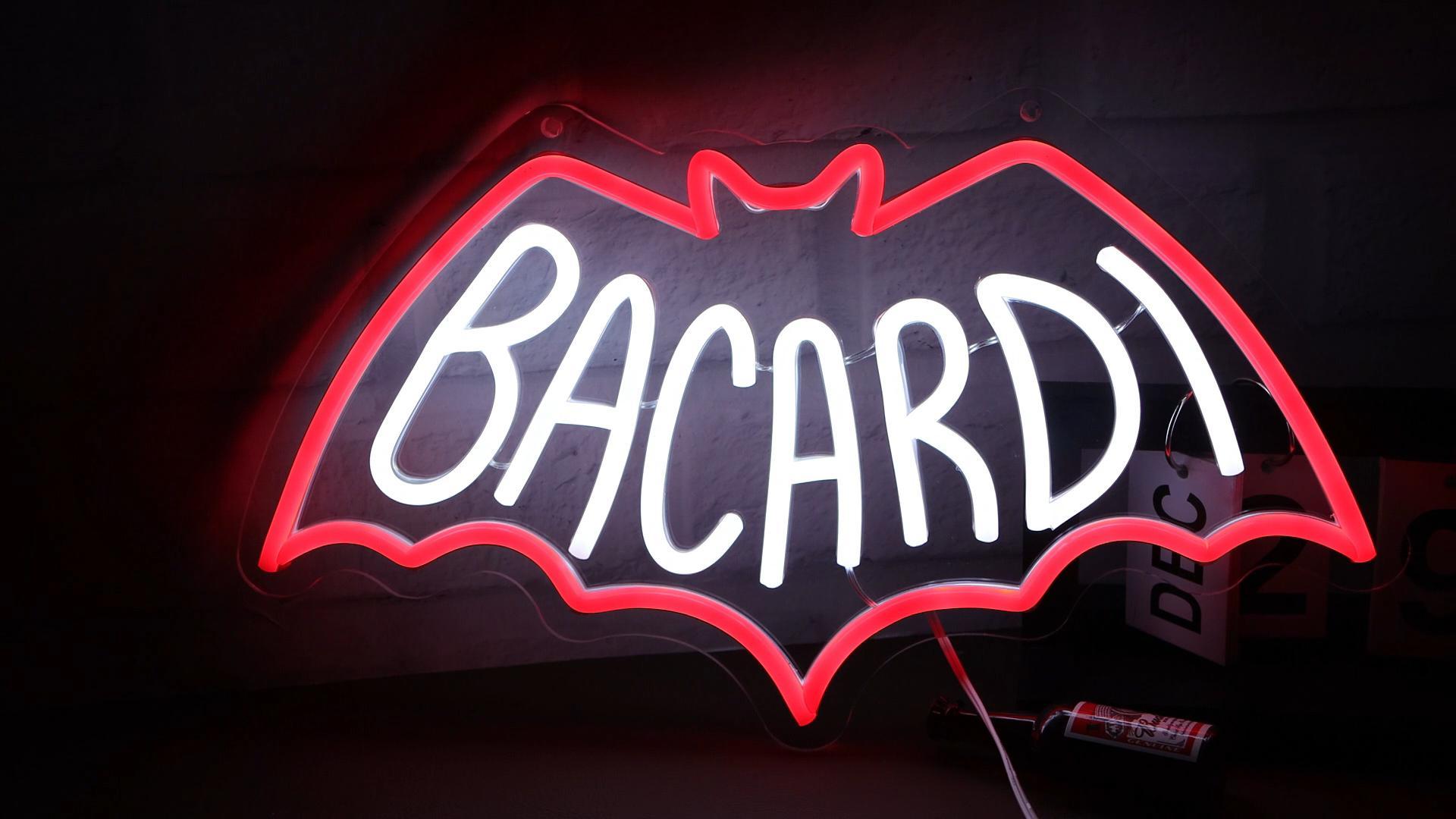 バカルディ Bacardi Breezer BAR ネオン 卓上看板ディスプレイ 希少 非売品 バカルディ BACARDI BREEZER カクテル BAR お酒 旧車 照明