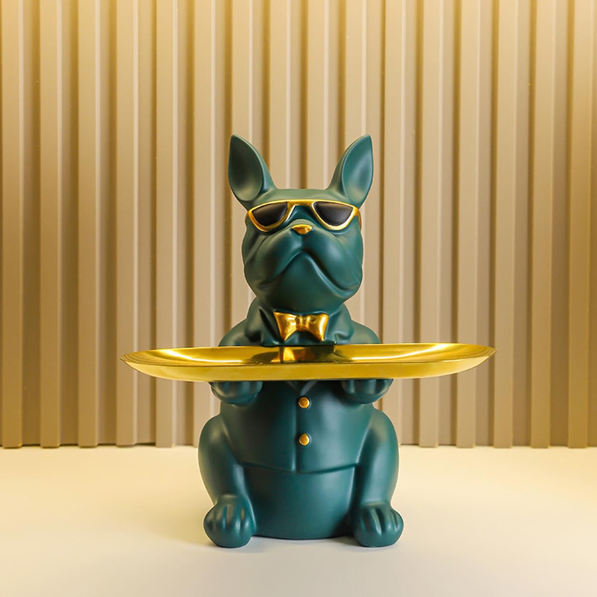 Statue bouledogue décorative en résine avec plateau doré pour bijoux
