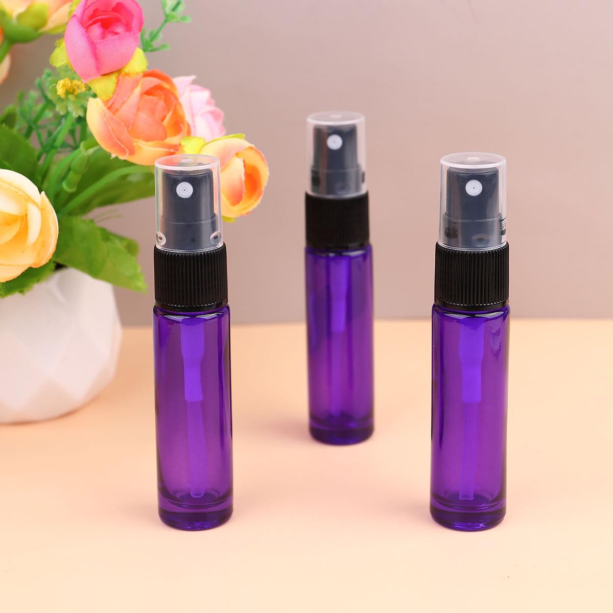 20 Stück 10ml Glas Sprühflaschen für Parfüm und Öle | Violett, Wiederbefüllbar und Tragbar, für Unterwegs und Draußen, Kompakte Zerstäuber