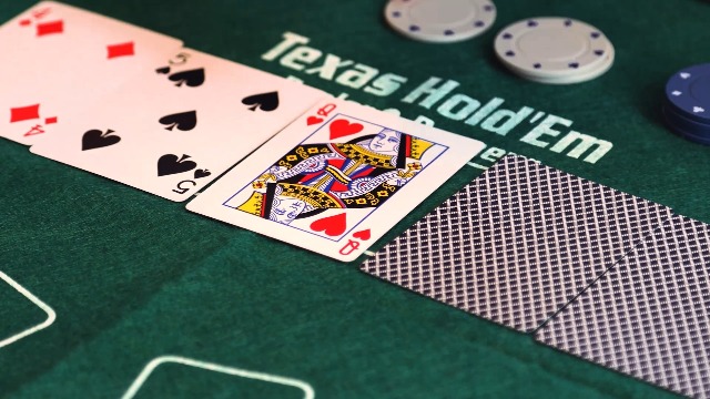relaxdays Coffret de Poker, 300 jetons sans Valeur, 2 Jeux de Cartes, 5 dés, Badge de Dealer, Aluminium, argenté, 10031552