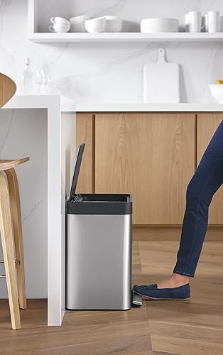 Miniatura 4 de KOHLER Bote de cocina compacto manos libres de 8 galones, basurero con pedal de pie, tapa de cierre silencioso, acero inoxidable, K-20942-ST