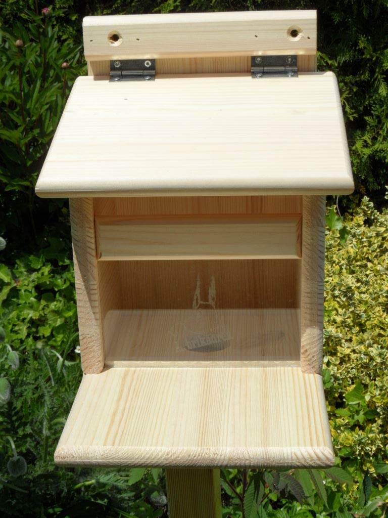 XXXL Echhörnchen Kobel/Futterhaus hochwertigem Vollholz, niederbayerisches Qualitätsprodukt vom Schreiner, Imprägniert (Futterhaus imprägniert mit Ständer)