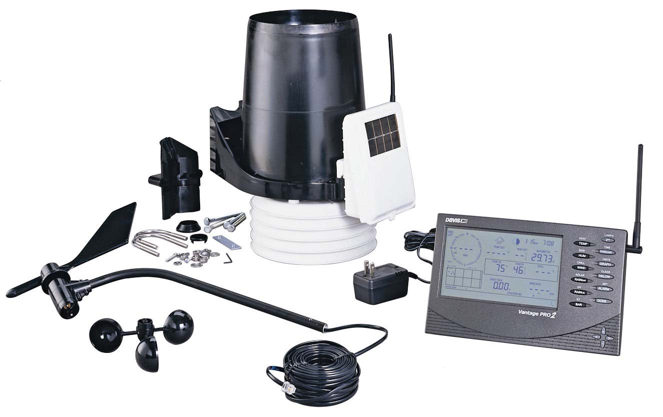 Davis Instruments 6152 Vantage Pro2 Wireless Weather Station with Standard Radiation Shield and LCD Display Console Black, White