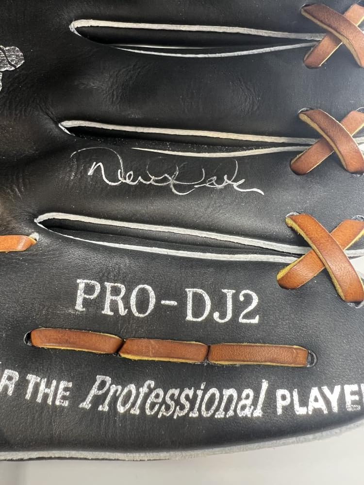 Derek Jeter Siged Autographed PRO-DJ2 Rawlings Baseball