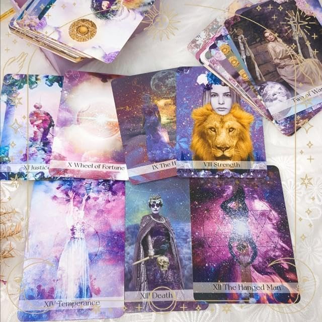 正規品タロットカード人気オンラインデッキがついに商品化月の