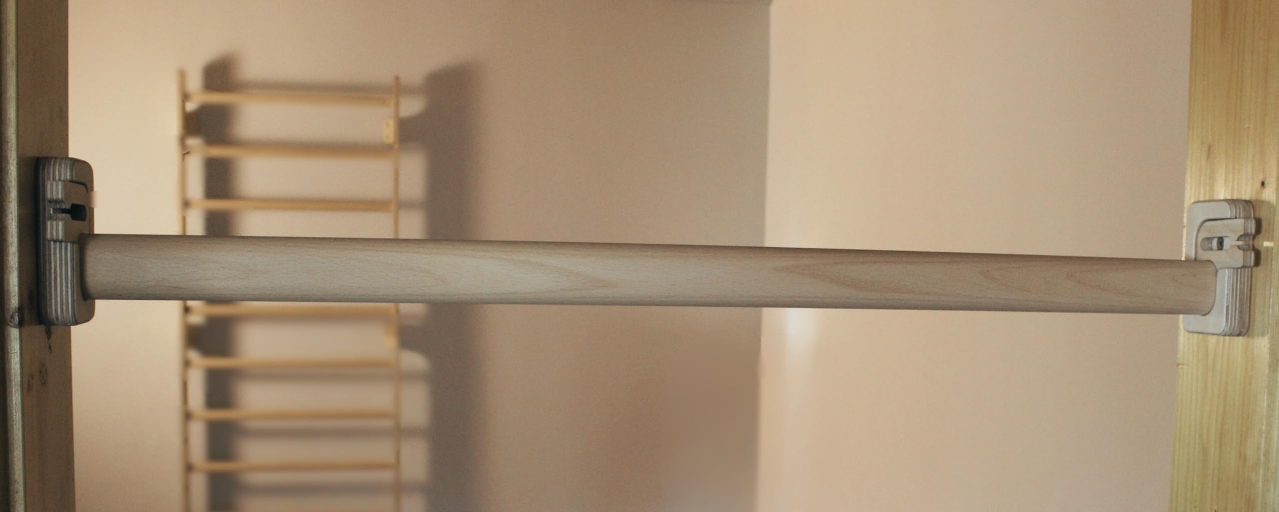 barra de dominadas resistente y fácil de montar con bloqueo, hasta 117 cm del marco de la puerta, ancho de la puerta, para ejercicios y entrenamientos de la parte superior del cuerpo.
