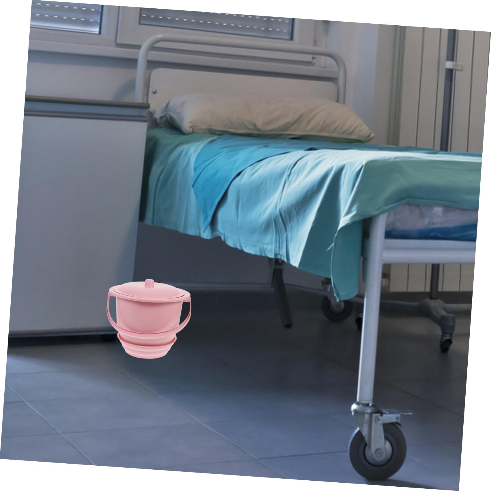 IMIKEYA Vasino portatile in plastica PP spessa con coperchio rosso per uso domestico leggero e compatto per uso notturno casa secchio resistente e pratico per adulti