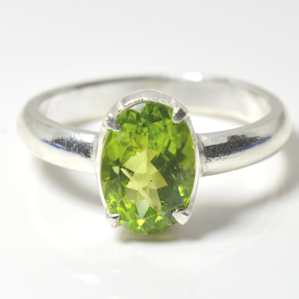 55Carat Unisex NA plata de ley talla ovalada verde peridoto
