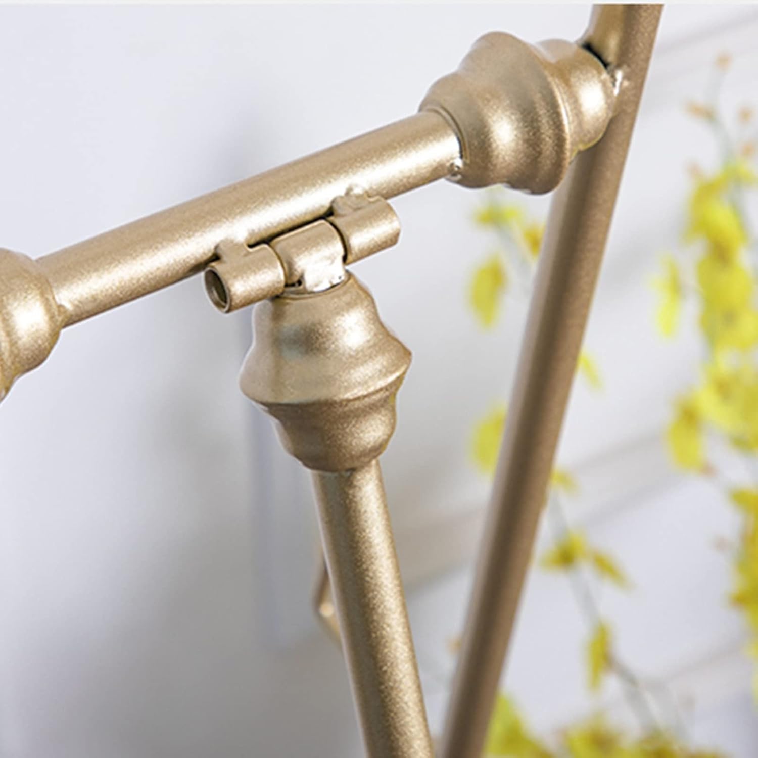 Chevalet d'art Portable et réglable en Fer - Support Pliable en métal de 120 cm pour Croquis, Peinture, Photos et Affiches en extérieur - Idéal pour Les Artistes et Les Adultes, Finition dor
