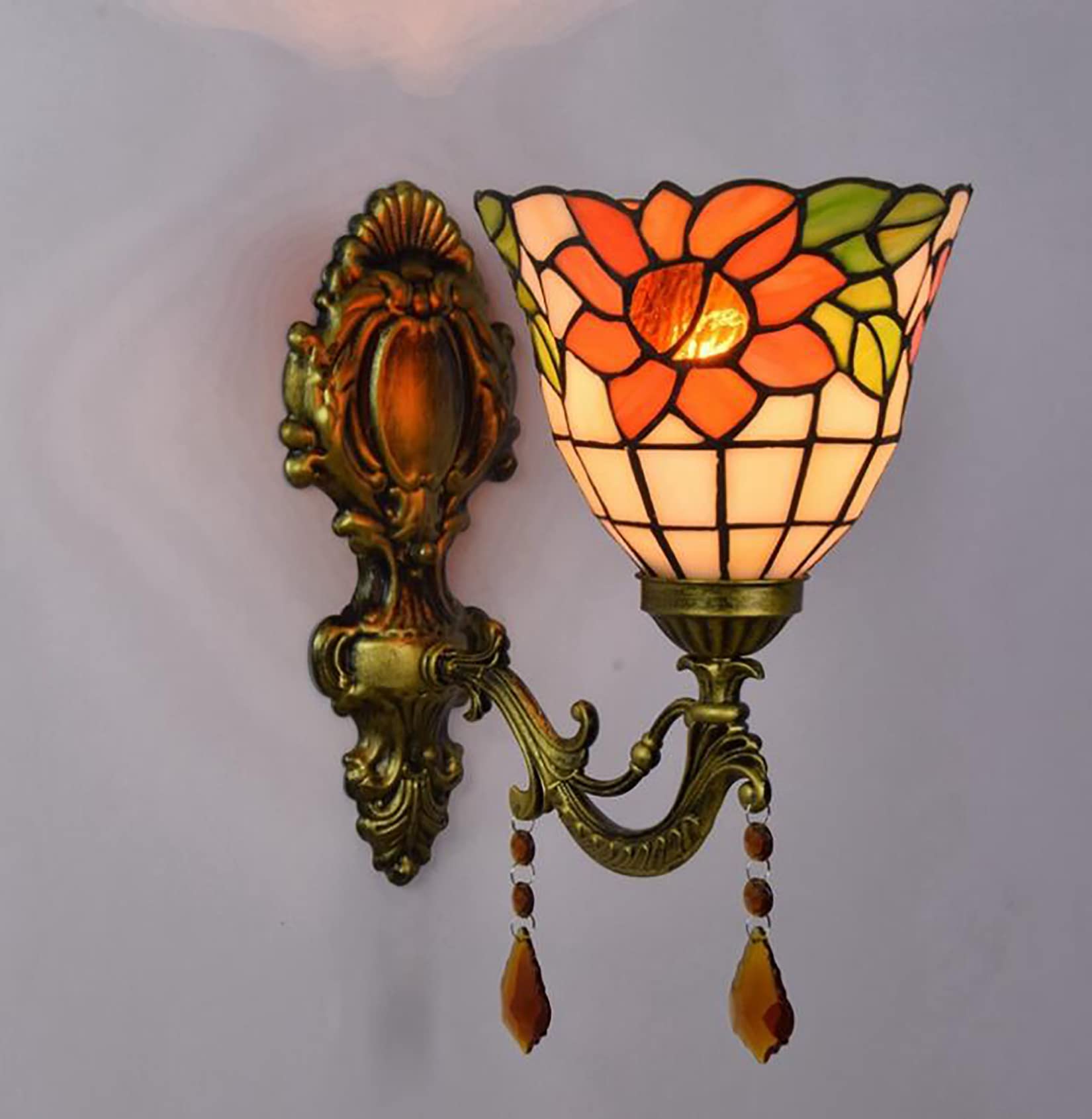 Applique murale Tiffany BOTOWI 7" pour éclairer chaleureusement votre couloir