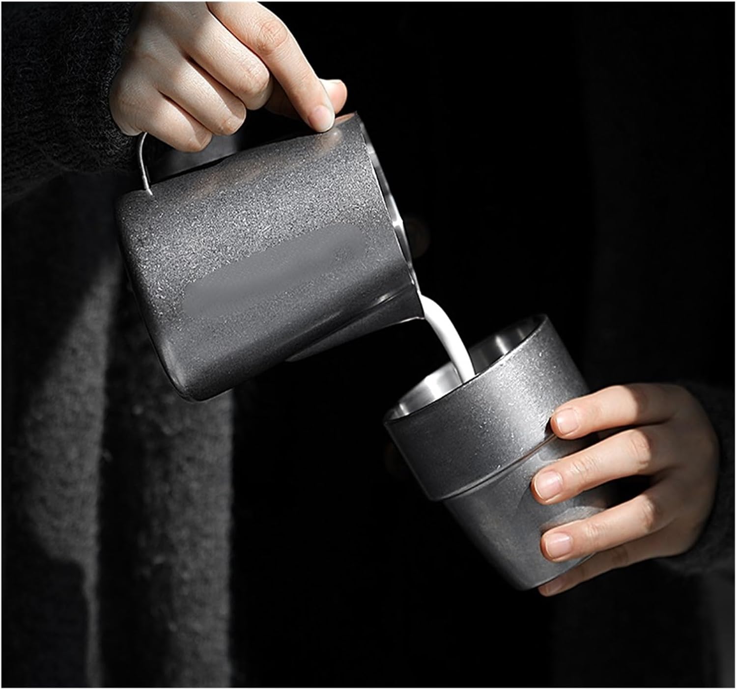 Milk Pitcher Professional Foam Jug Home Barista Kitchen Accessorie(BLACK 600ml)