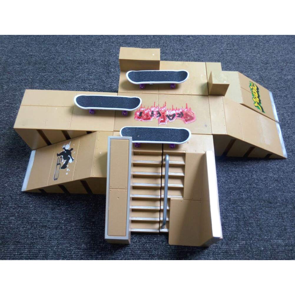 Ultimate Parks Mini Fingers zestaw do deskorolki z 3 panelami palców i rampą do deskorolki Tech Deck, mini deskorolki
