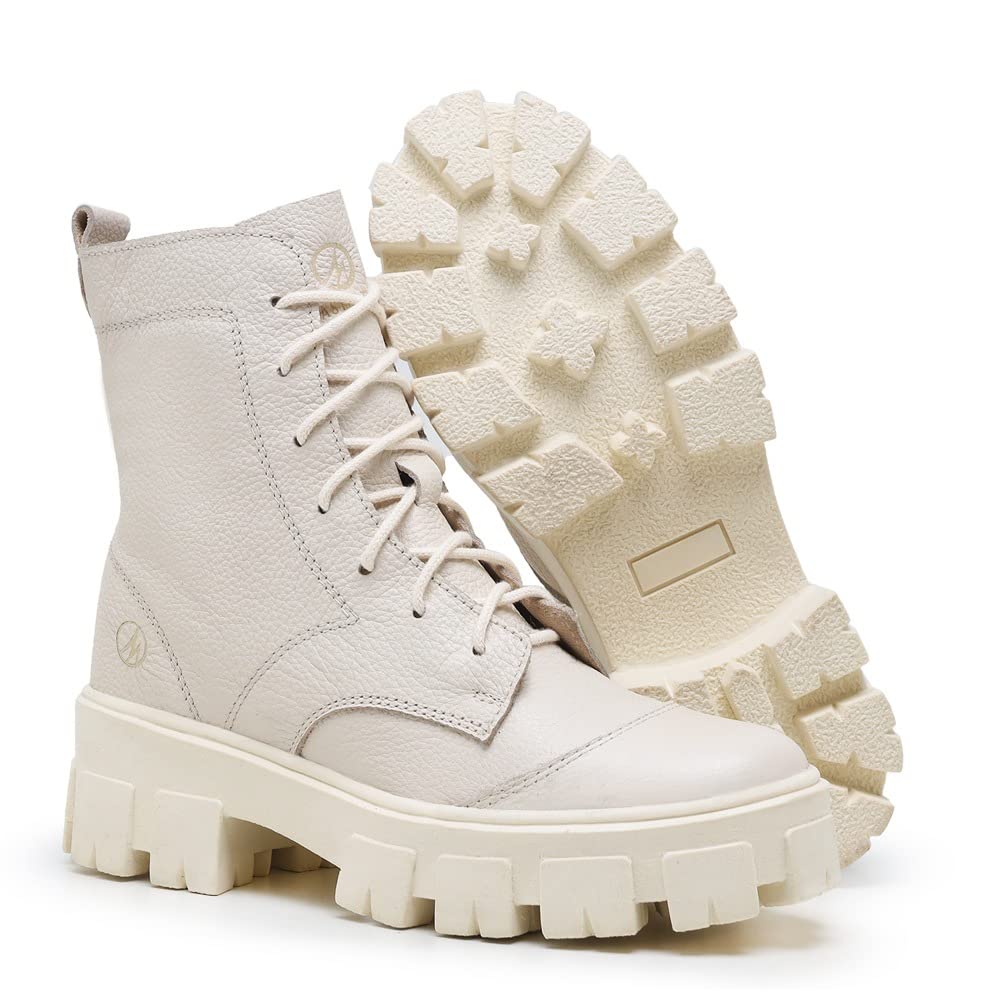 Coturno Feminino em Couro Premium, Bota Tratorada com Cadarço e Zíper Lateral, Solado Robusto em promoção! Veja a oferta e mais achadinhos de Botas 7 Hoje é o melhor dia para comprar Coturno Feminino em Couro Premium, Bota Tratorada com Cadarço e Zíper Lateral, Solado Robusto com aquele preço maroto! Promoção! Aproveite a oferta! 7