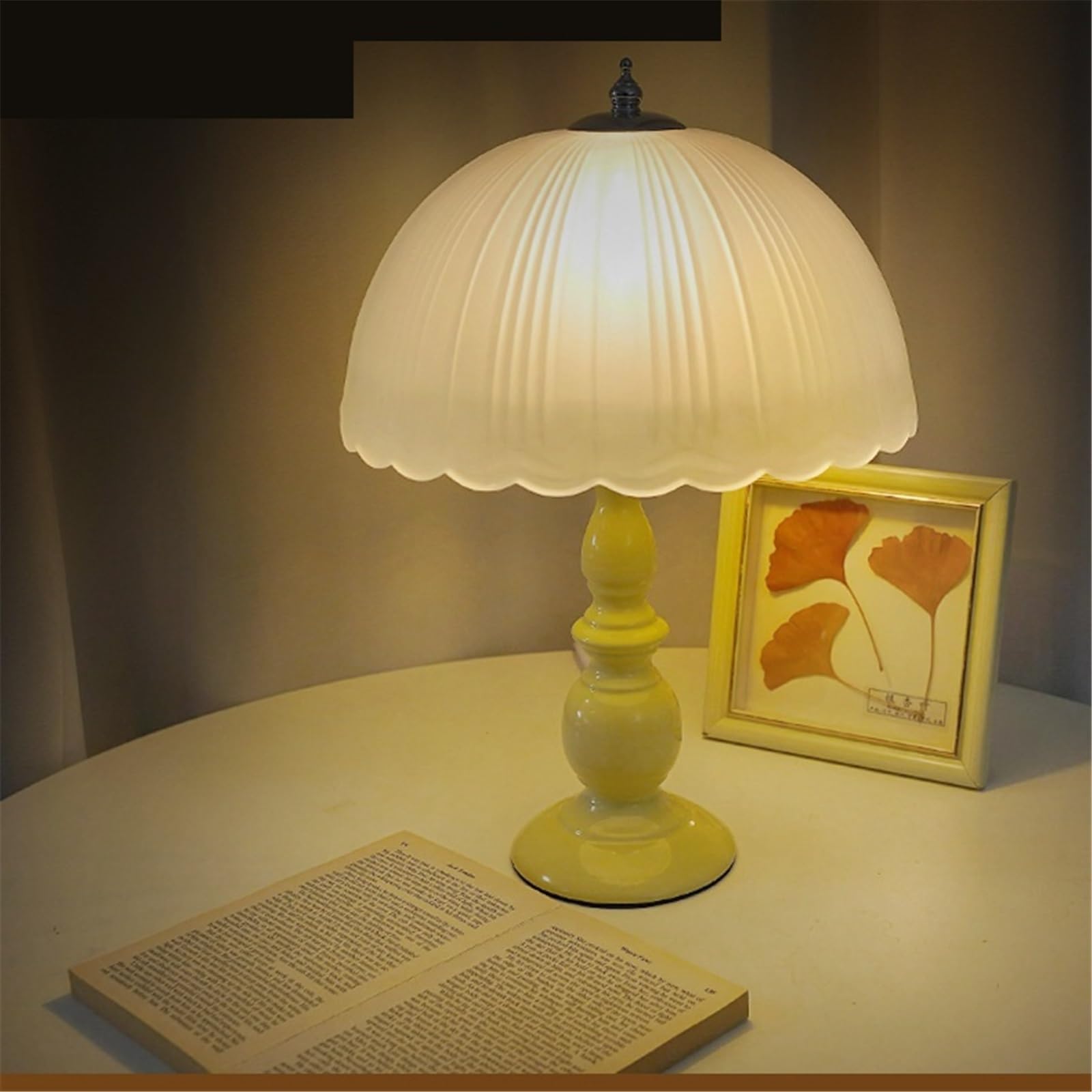 Affascinante Lampada da tavolo vintage in ferro e vetro for studio e camera da letto Arredamento per la casa