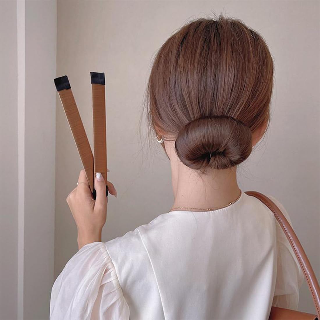 Chignon Facile Per Capelli,2 PCS French Twist Accessori Capelli Ciambelle Chignon Magic Bun Maker per Ragazza Donne (2 Colori)