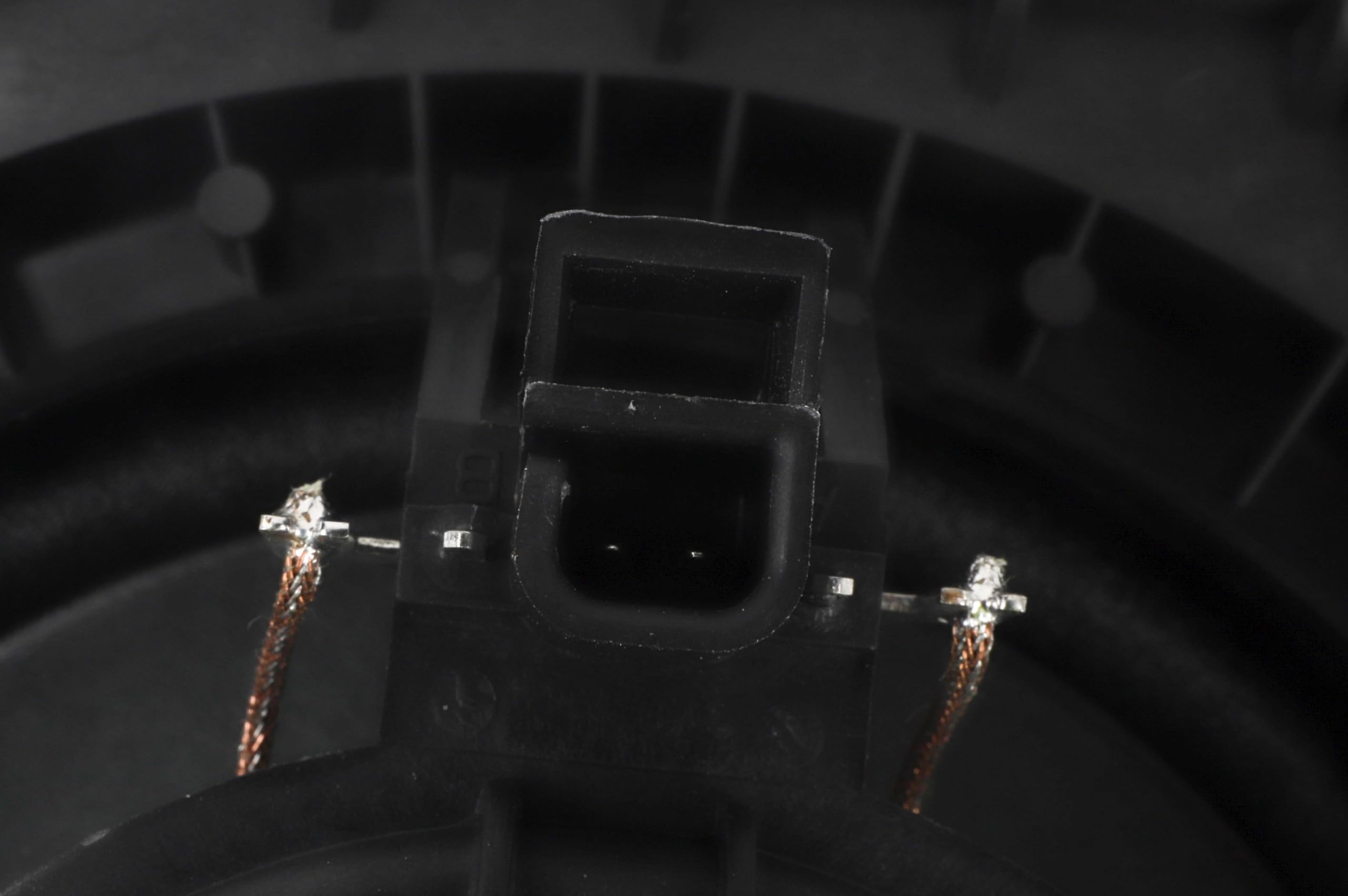 Amazon.com: GM Genuine Parts 25906039 Rear Side Door Speaker  