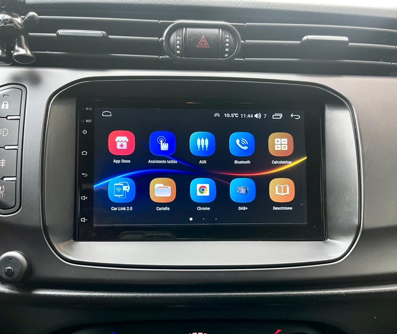 Autoradio Custom Fit per Alfa Romeo Giulietta 2015–2020 con CarPlay e Android Auto | Schermo Touch AVVIO VELOCE | Navigatore| Bluetooth | USB | Retrofit Plug & Play | Compatibile comandi al volante