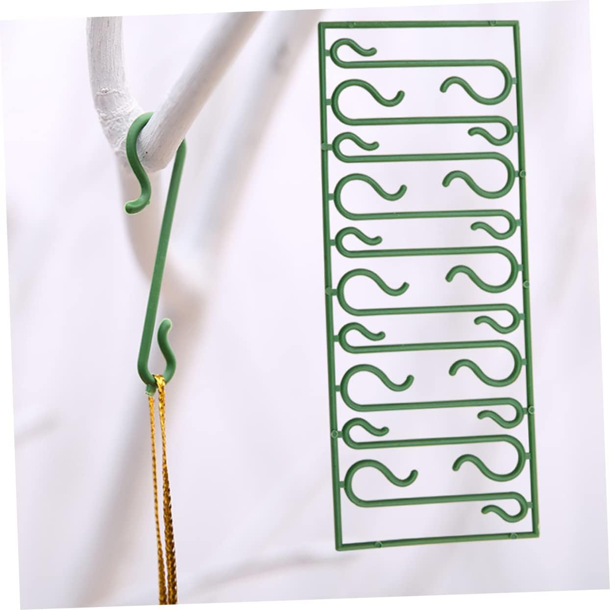 Decorative Christmas Stocking Hooks 200pcs S-Shaped Plastic Ornament Hooks for Tree