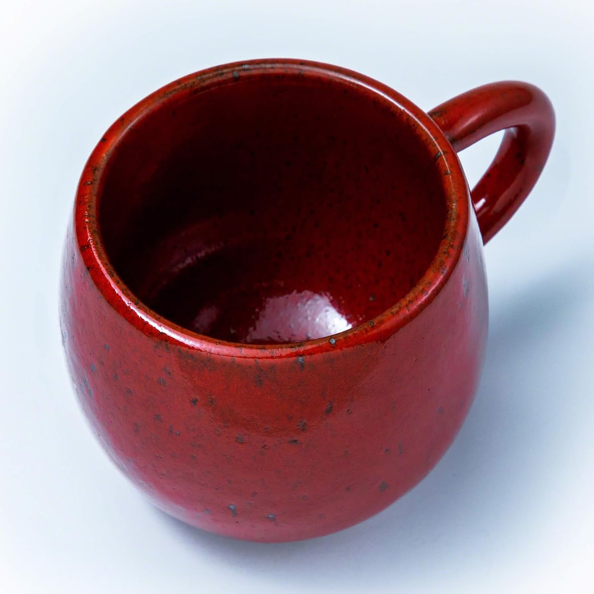 Asayu Japan Tasse à Café et Thé en Céramique Couleur Rouge Chromé, Fabriquée au Japon, Accessoire Tasse en Céramique avec Poignet Pour Boisson Chaude et Froide, Ensemble avec Porte Filtre