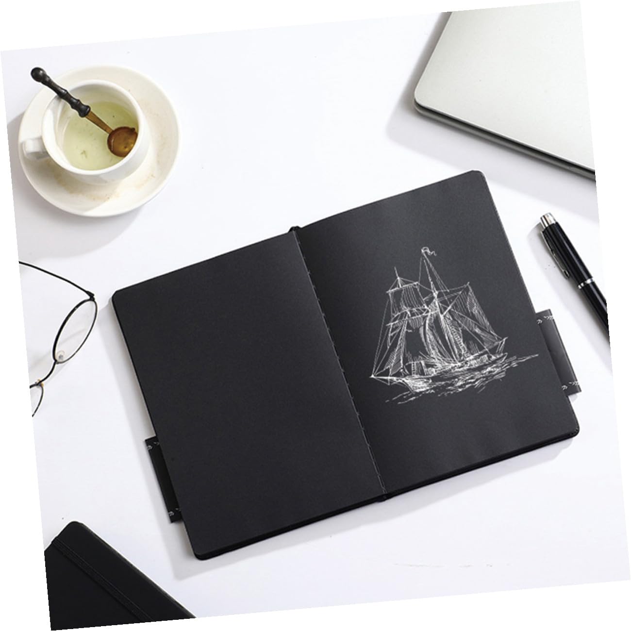 Baluue Quaderno per Disegno Facile da Trasportare Carta Nera 200 Pagine Formato A5 Design Vintage, per Progetti Creativi e Journaling
