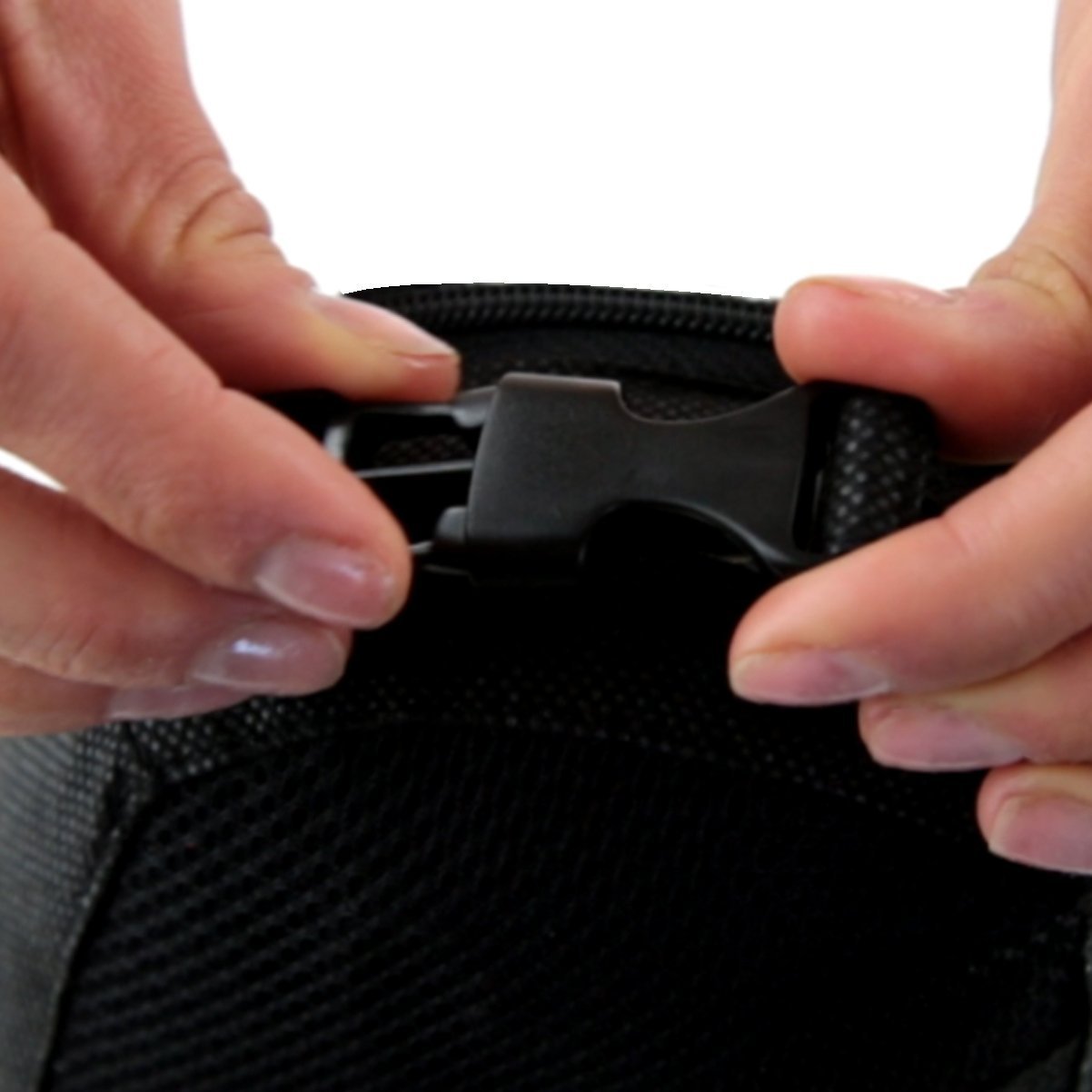 SANDINI TravelFix Slim Size – Premium Reisekissen/Nackenkissen mit ergonomischer Stützfunktion – Gratis Transporttasche mit Befestigungs-Clip - Made in EU