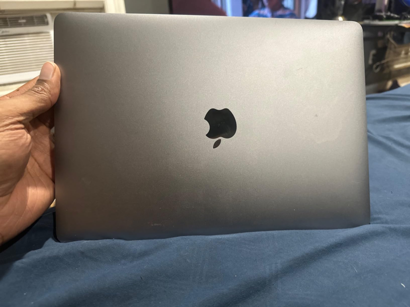 2018 Apple MacBook Pro 13.3" Core i7 2.7GHz 16GB RAM - Silver (Renewed)