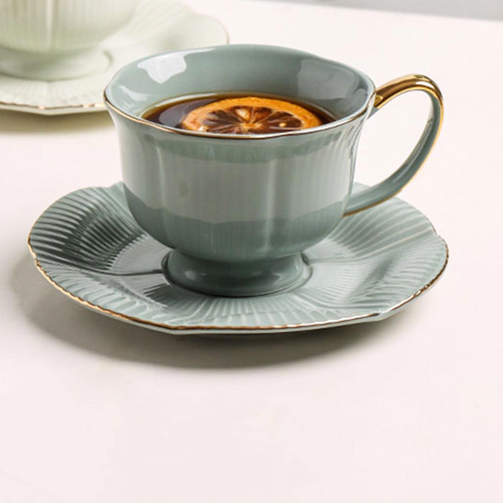 Kubek 200 ml Ceramiczny kubek do herbaty Mleko Filiżanka do kawy z filiżanką i spodkiem i złotą łyżeczką do kawy zestaw kubków do kawy (B)