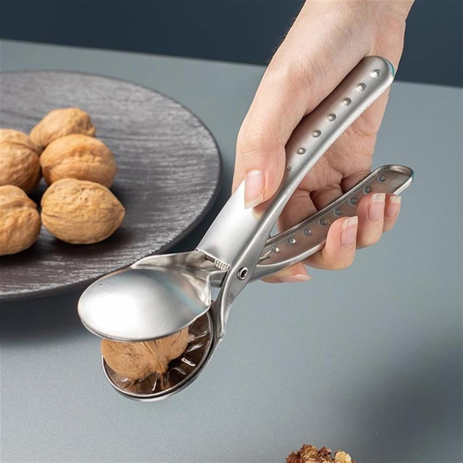 Nutcracker, Multi Functional Crack Almond and Walnut Nut Opener Stainless Steel Fast Chestnut Clip Metal Walnut Clip (Silver)