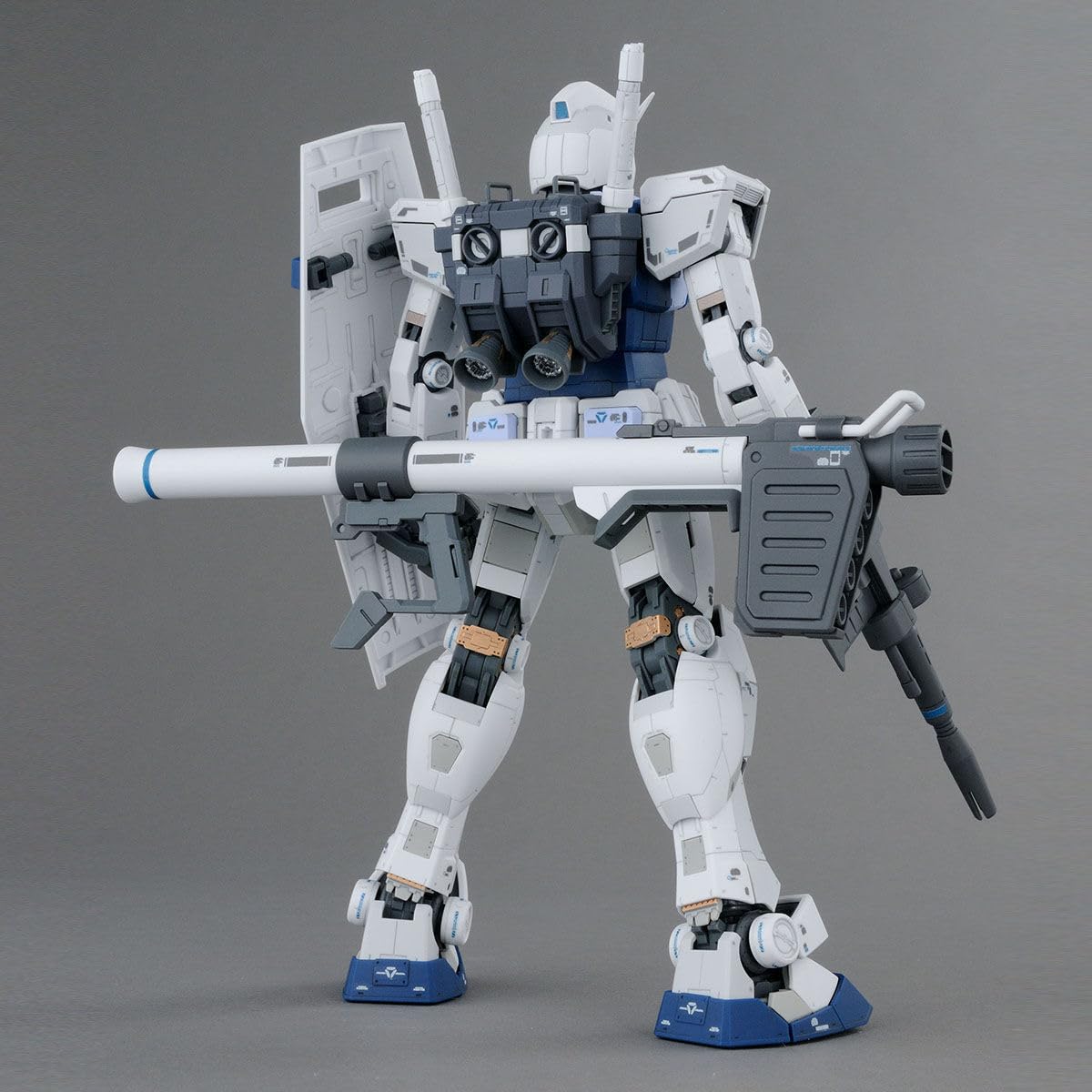 Amazon | 【MG】 1/100 ベース限定 RX-78-2 Ver.3.0 [ベース