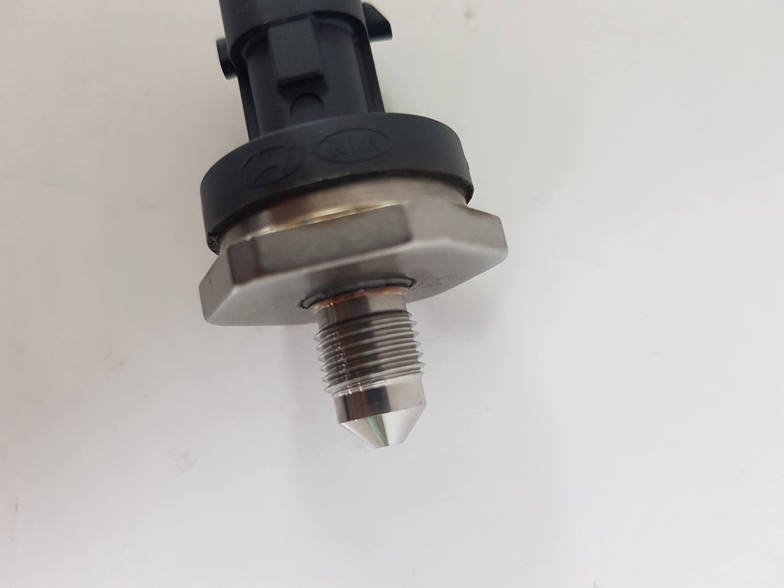 Fuel Pressure Sensor 59150-2E500 | Replacement For Select 2004-2009 & 2006-2008 Vehicles
