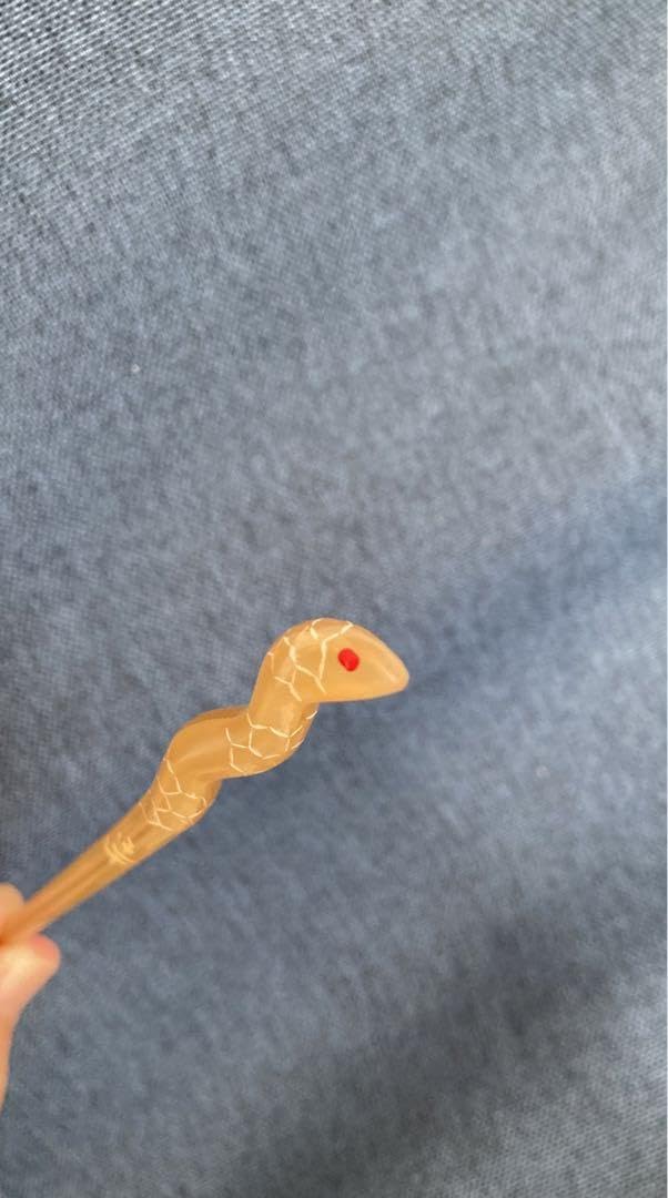 Amazon.co.jp: かんざし屋wargo 牛骨角蛇行一本簪 ヘビ 茶 新 : おもちゃ