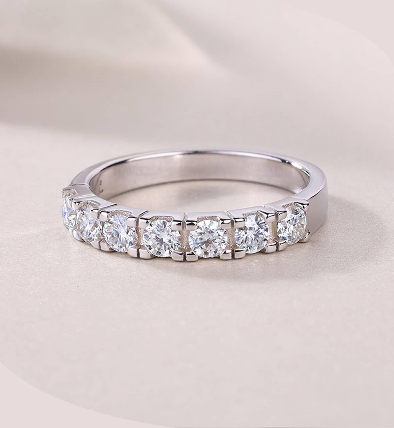 Moissanite Anillo de oro blanco, anillo de boda para mujer, oro auténtico, media eternidad, anillo de compromiso con Moissanite Bandringe para mujeres