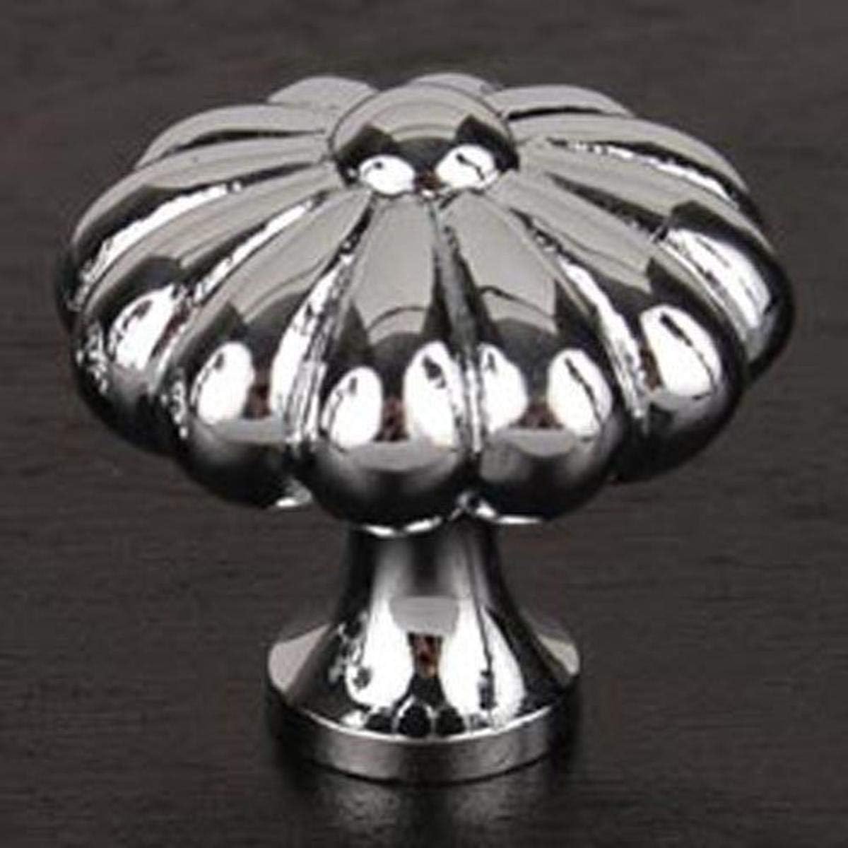 北朝鮮の有名な画家の山水画，肉筆，30年前に買った。とても珍しいです