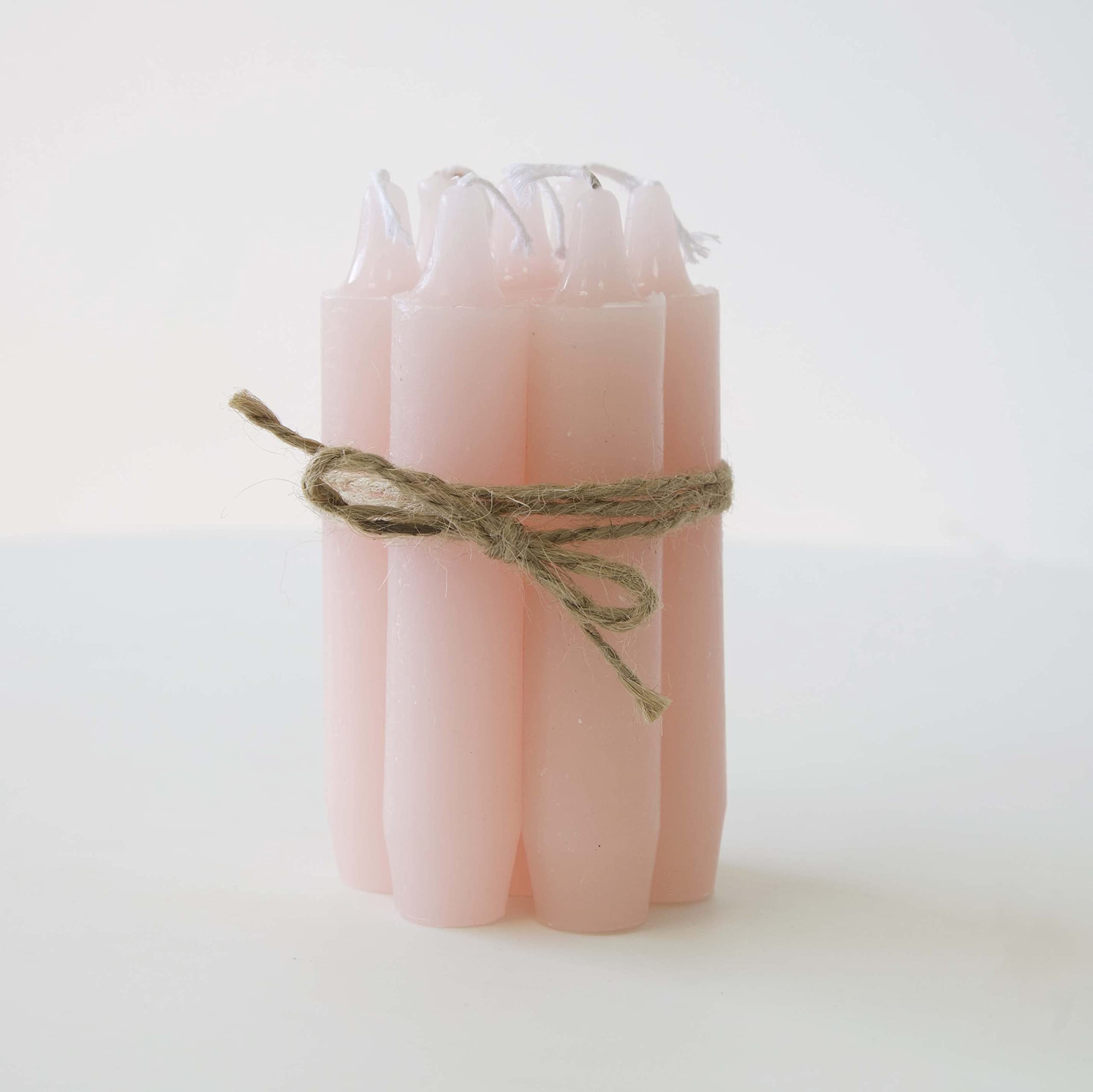 Decor Essentials Mini Candele Coniche, 7 Pezzi, Bianche, Alte 11 Cm, Diametro 1 Cm, Perfette Per Portacandele Sottili, Matrimoni, Eventi E Decorazioni Rustiche