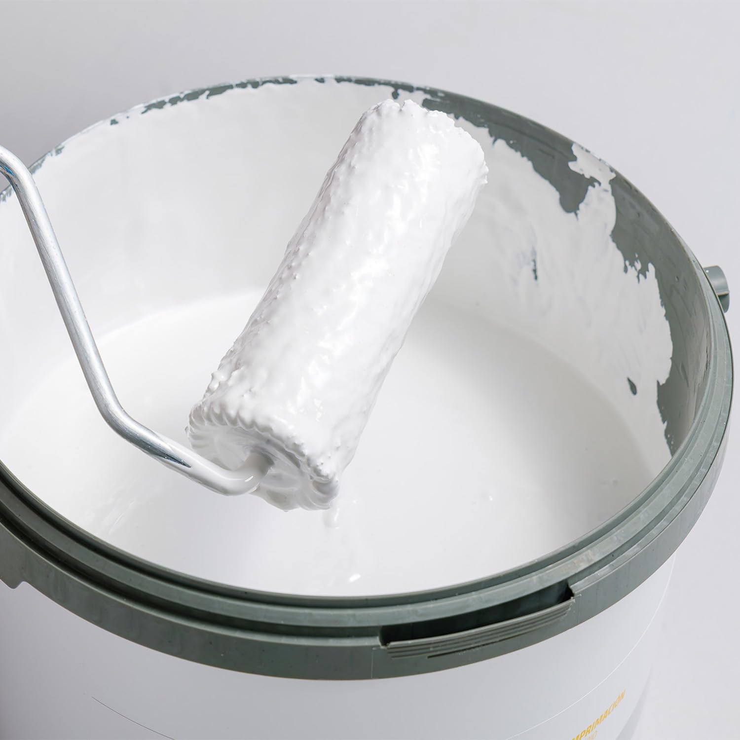 KNAUF - Imprimación Cubremanchas 5 kg Color Blanco - Para Cubrir Manchas Amarillentas y Difíciles - Sella, Reduce Absorción y Mejora Adherencia - Para Antes del Acabado Final - Gran Rendimiento
