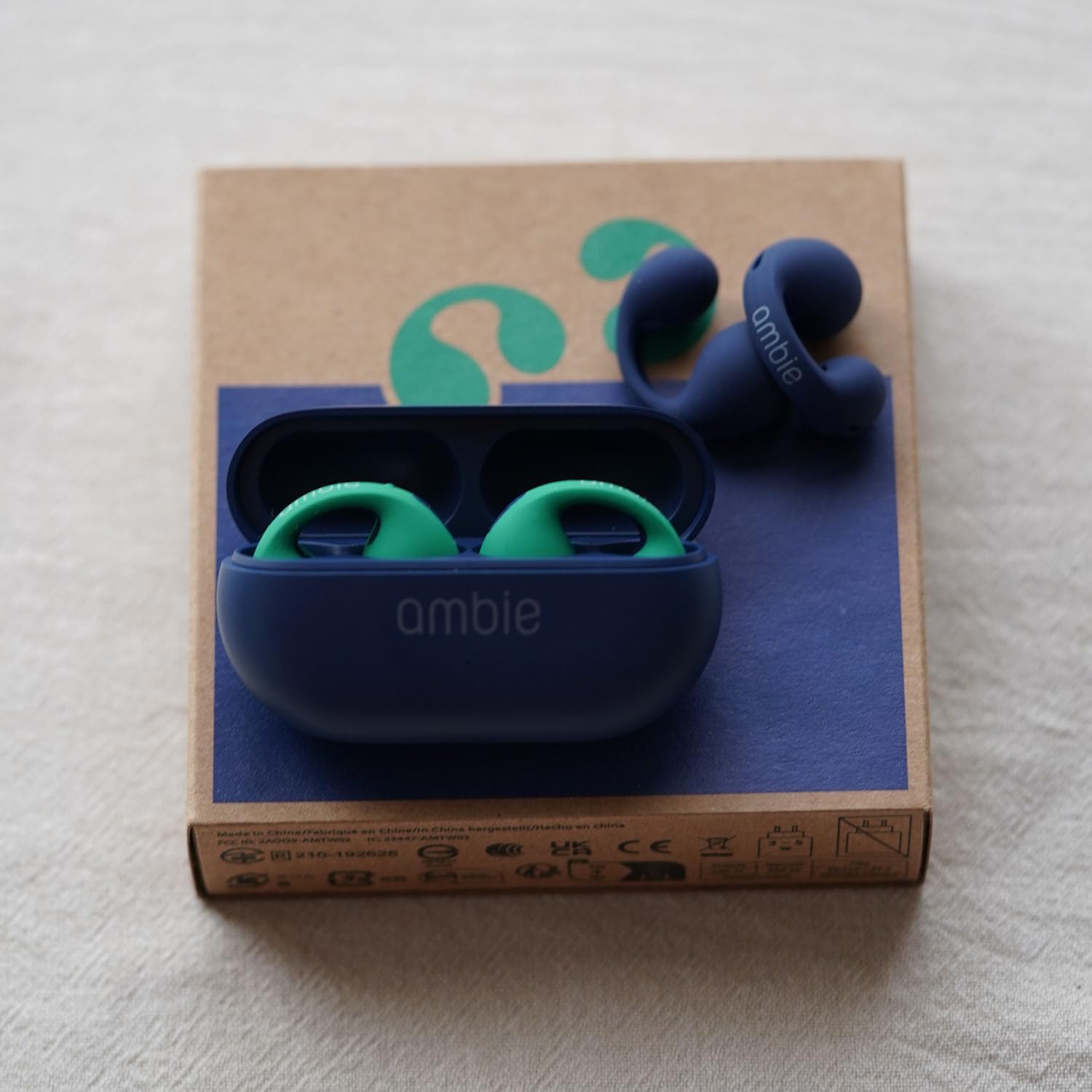 ambie sound earcuffs AM-TW02 グリーン×インディゴ AM-TW02 COLOR（Ash Green） – ambie STORE