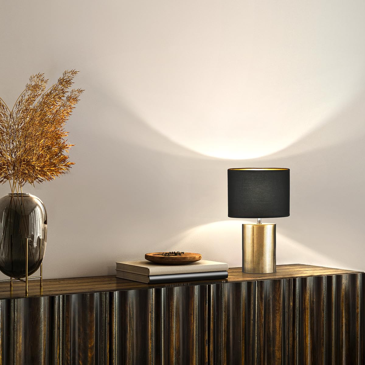 Lampada Da Tavolo Fischer & Honsel – Bronzo Anticato, Paralume Nero Interno Oro, E14 Max 40W, 36 Cm, Con Interruttore Sul Cavo