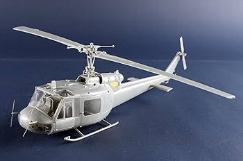 Amazon | 05111 1/35スケールUH-1 B Hueyモデルキット