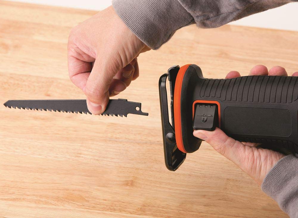BLACK+DECKER BDCR18-QW Scie sabre sans fil - Débattement : 22 mm - Lame de 15 cm - 1 lame, 18V, Orange, 1 batterie