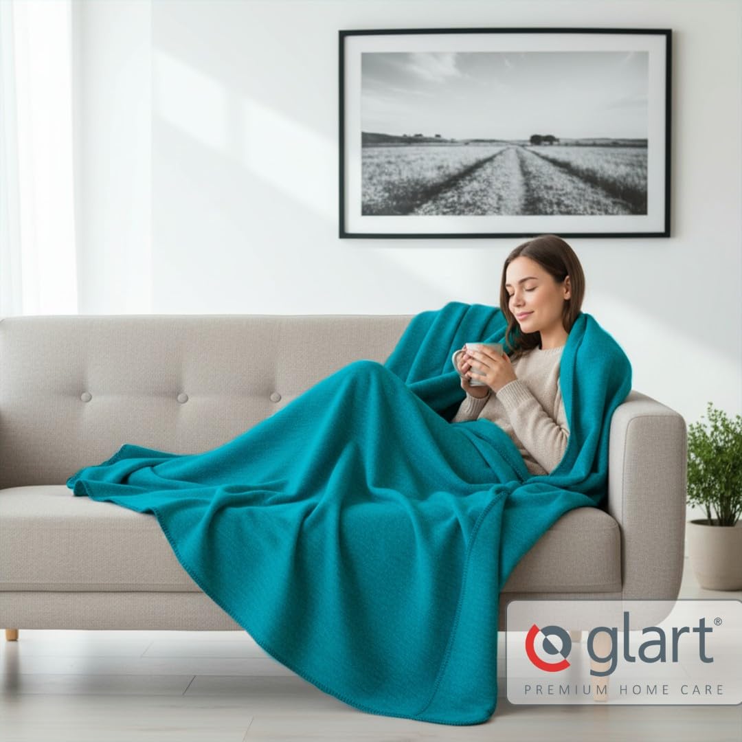 Glart Uni-Kuscheldecke in Petrol, 130x170 cm für Sofa & Couch, als Wohndecke, Tagesdecke oder Sofaüberwurf, extra flauschig & warm