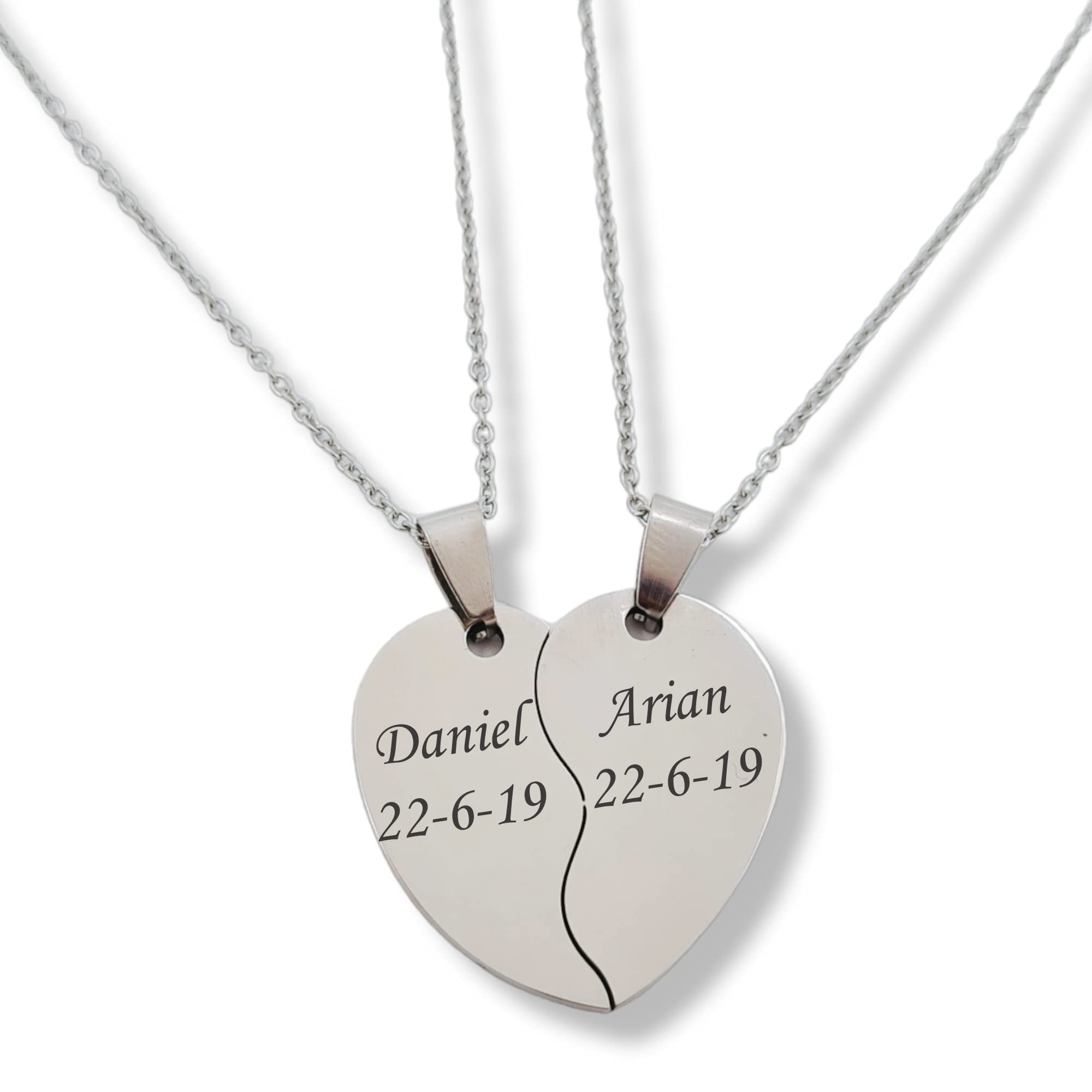 Collar corazón partido personalizado con el texto que quieras, de Acero inoxidable. Regalos San Valentín, regalos amigas, parejas.