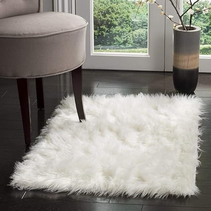 SAFAVIEH Faux Sheepskin Rug (4x6, Ivory)