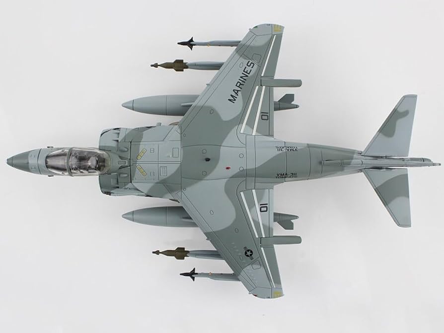 【アイリー☆】 Amazon.co.jp: マクドネル・ダグラス AV-8B ハリアー II エア