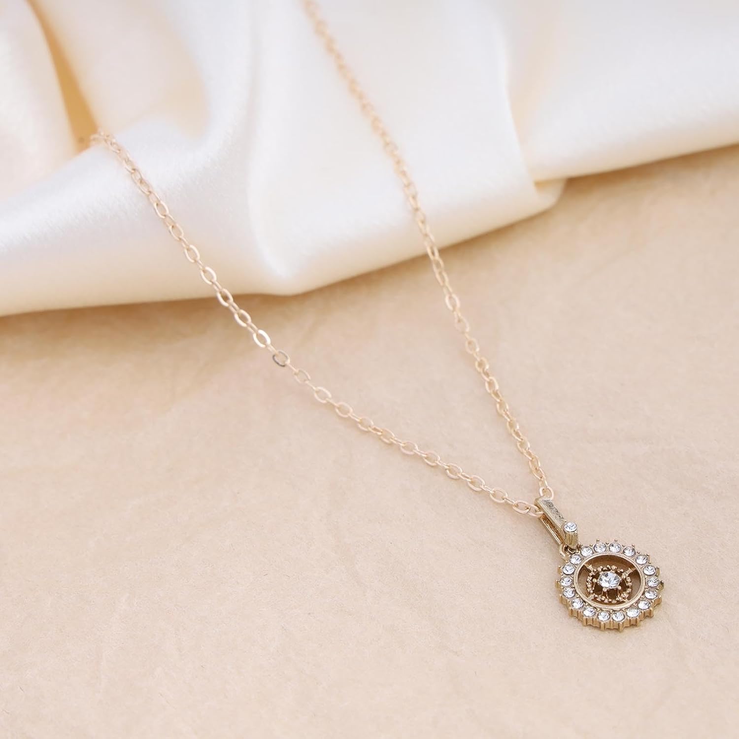 Andelaisi Boho Crystal Compass Necklace Vintage Compass Circle Pendant Necklace Gold Round Compass Choker Necklace Adjustable Compass Chain Necklace Jewelry for Women - Image 4