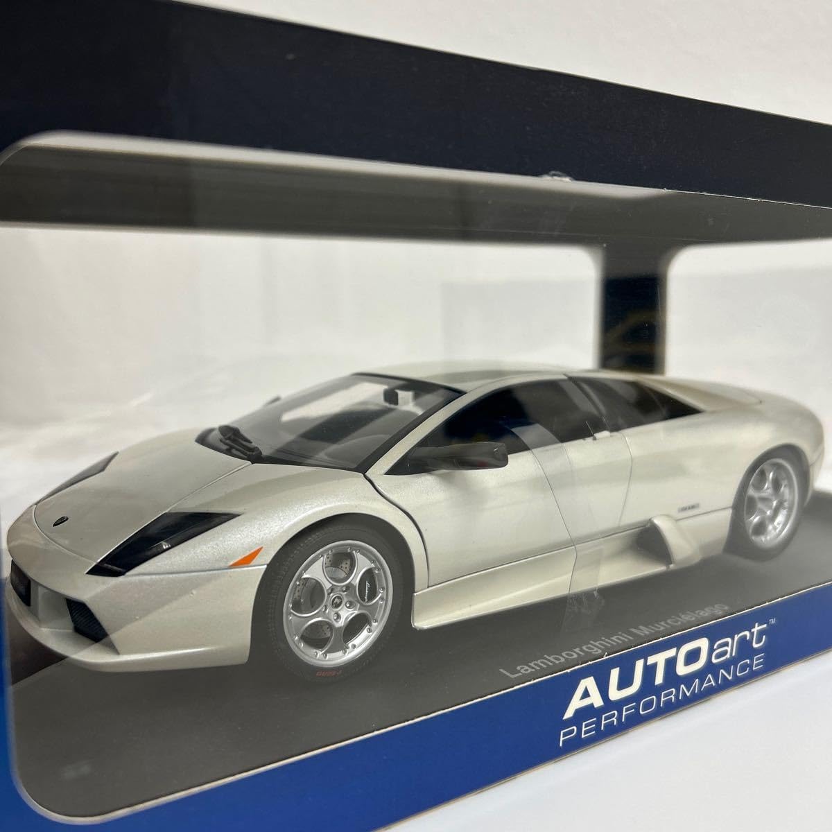 1/18 AUTOart ランボルギーニ ムルシエラゴ ホワイト