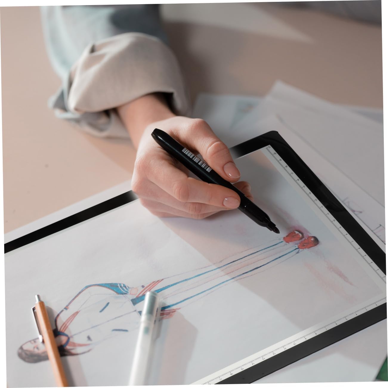 Uonlytech A4 USB Rechargeable Magnetic Sketching Drawing Board Tracing Light Box for Artists and Animation Copying Black Portable Drawing Pad