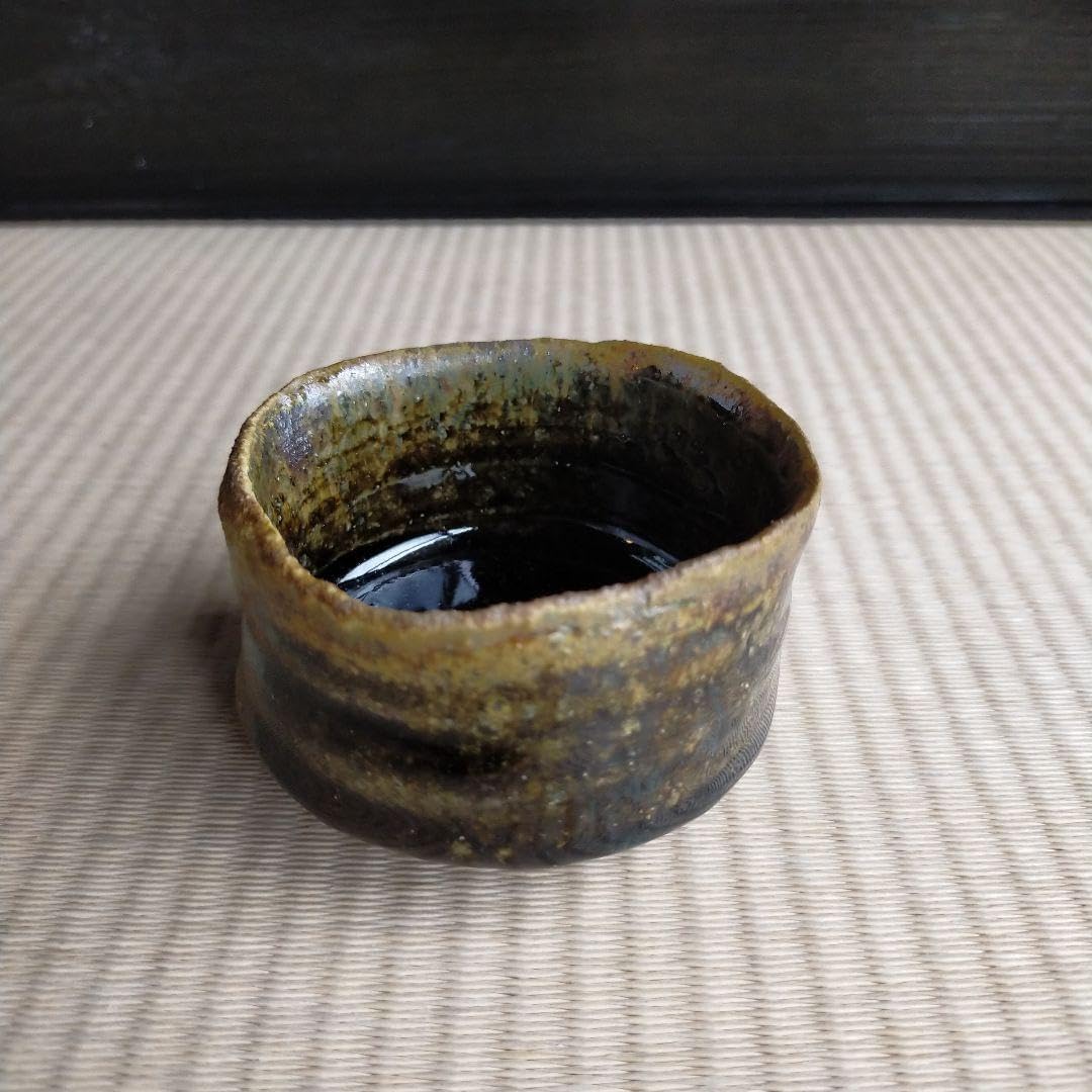 【昇龍洞】龍泉窯貼亀形紋馬上盃（明時代） 昇龍洞】龍泉窯貼亀形紋馬上盃（明時代） - メルカリ